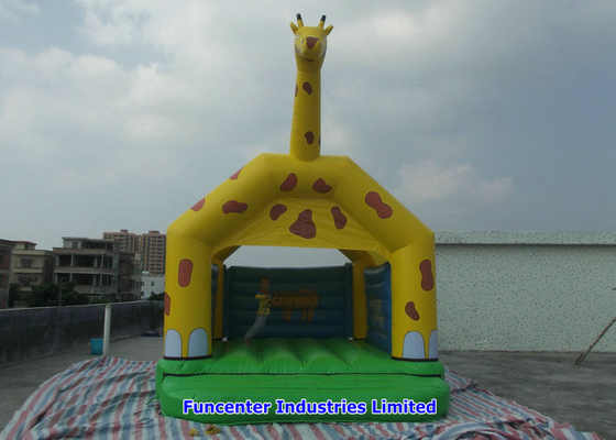 पीला जिराफ Inflatable आउटडोर खिलौने उछालभरी कैसल डबल सुई सुरक्षित सिलाई ऊपर उड़ा