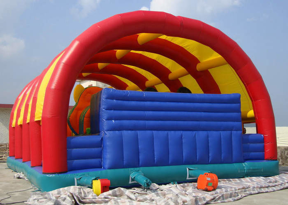 छत तम्बू संरक्षण Inflatable मनोरंजन पार्क 0.55 मिमी मोटाई सामग्री