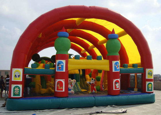 छत तम्बू संरक्षण Inflatable मनोरंजन पार्क 0.55 मिमी मोटाई सामग्री