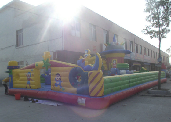 अधिकतर Inflatable मनोरंजन पार्क उच्च सुरक्षा सामग्री उछालभरी जूमिंग कैसल