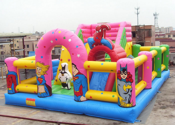 गुलाबी पीवीसी तिरपाल Inflatable फ्लोटिंग खेल का मैदान, Inflatable थीम पार्क Fireproof