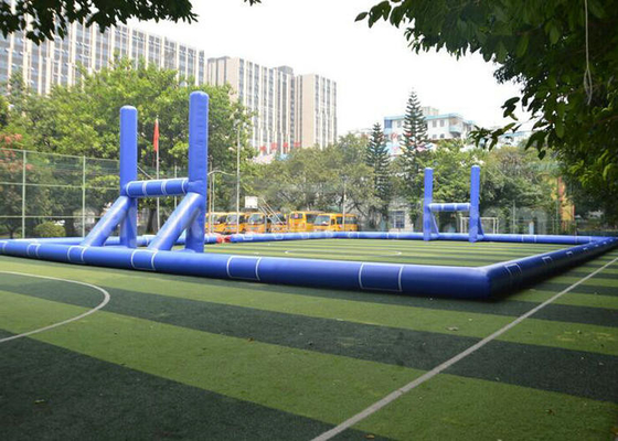 आउटडोर इंटरएक्टिव Inflatable खेल खिलौने 0.55 मिमी पीवीसी फुटबॉल एरेना खेल का मैदान