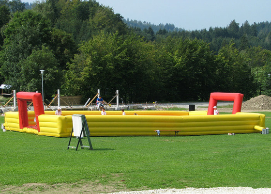 पनरोक विशालकाय Inflatable फुटबॉल खेल, उड़ा फुटबॉल खेल अत्यधिक सुरक्षित हवाई प्रालंब