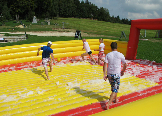पनरोक विशालकाय Inflatable फुटबॉल खेल, उड़ा फुटबॉल खेल अत्यधिक सुरक्षित हवाई प्रालंब
