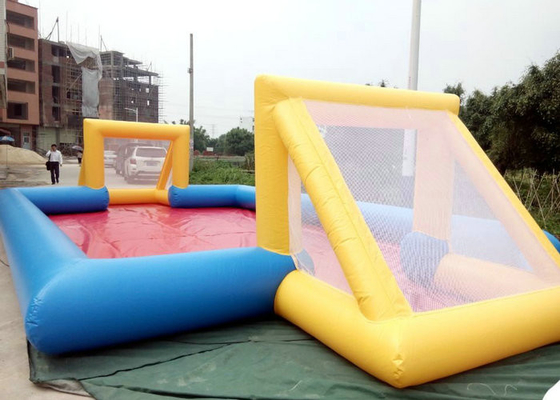 कस्टम मेड इंफ़्लैटबल खेल खिलौने ज्वाला Retardant 18x10m खेल गेमिंग के लिए
