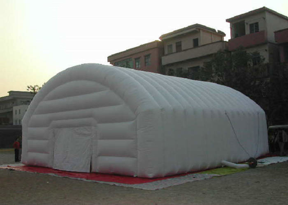 सादे रंग पीवीसी Inflatable तम्बू 10mx6m 8mx4m बड़े स्पेस सीई आश्वासन युक्त