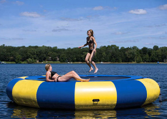 बच्चों और वयस्कों पीवीसी Inflatable पानी के खिलौने फ़्लोटिंग Trampoline OEM / ODM स्वीकृत