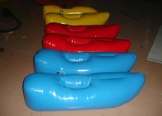 पानी पर चलना Inflatable जल खिलौने अच्छी उपस्थिति पीला शू खेलों