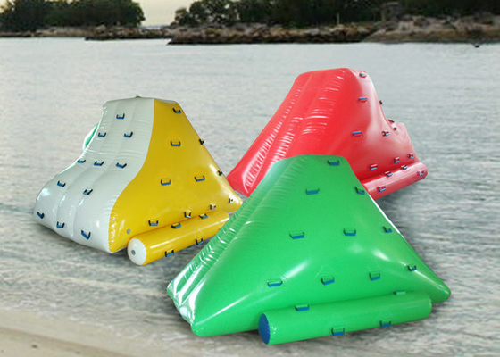 रंगीन Inflatable हिमशैल 3m 4.5m स्वनिर्धारित ऊँचाई मज़ा खेलने के लिए सुरक्षित