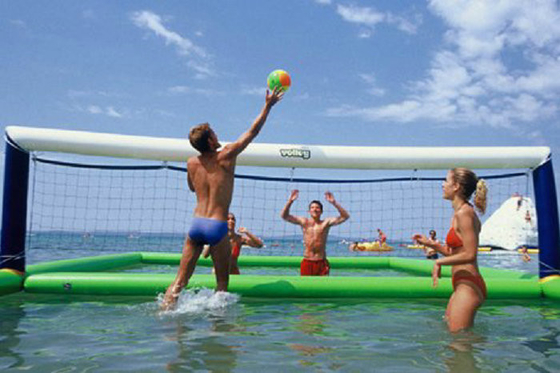 खेल का मैदान खेल Inflatable वॉलीबॉल कोर्ट 12mx6m आयाम 2 साल की वारंटी