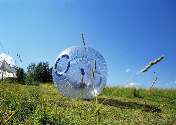 घास का मैदान Inflatable आउटडोर खिलौने 2.2 एम 2.6 मीटर व्यास Zorbing रोलर बुलबुला गेंद