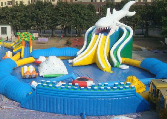 पूल जल स्लाइड के साथ अनुकूलित बाहरी पीवीसी Inflatable पानी पार्क OEM