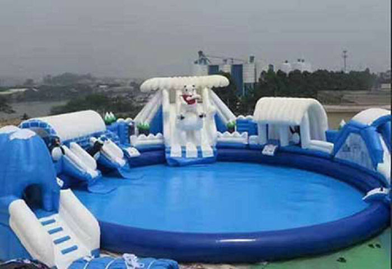 लोगो प्रिंटिंग Inflatable जल खेल का मैदान पंचर प्रतिरोधी गैर त्वचा के लिए उत्तेजक