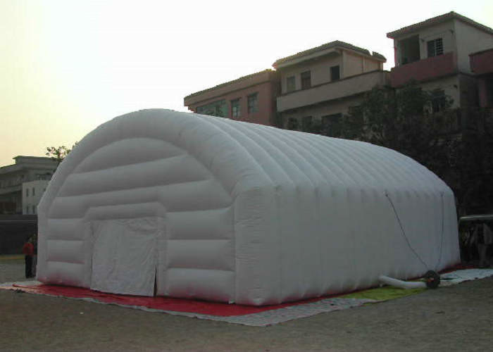 सादे रंग पीवीसी Inflatable तम्बू 10mx6m 8mx4m बड़े स्पेस सीई आश्वासन युक्त