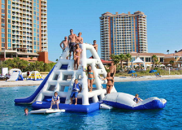 चढ़ाई प्रकार Inflatable पानी के खिलौने सीई के साथ सशक्त नेट अंदर सफ़ेद